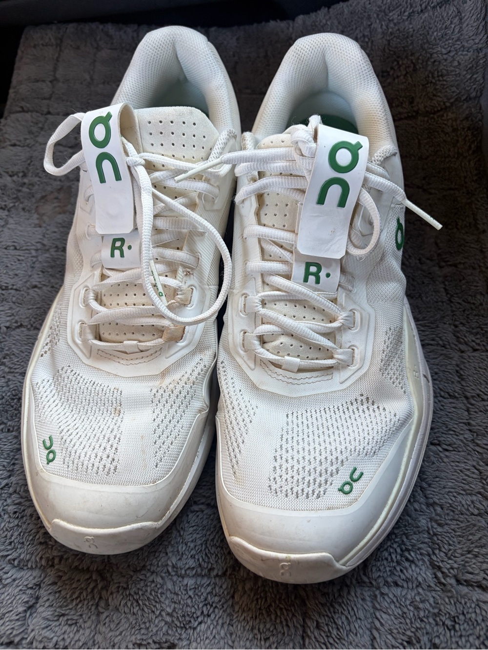On Running White and Green Men’s Athletic Shoes